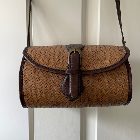 Elliott Lucca Handbags - Elliot lucca ladies small wicker purse